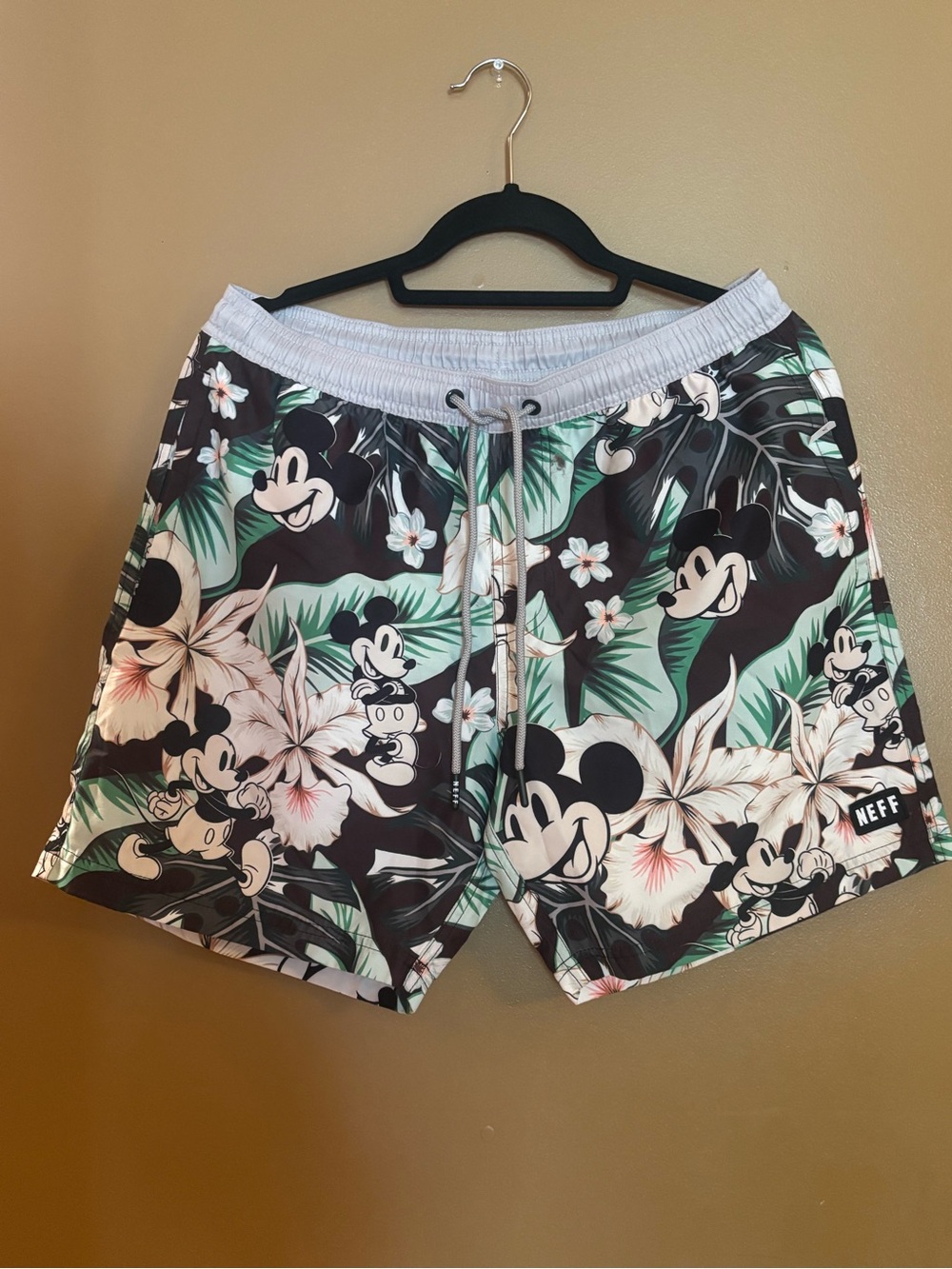 Disney Mickey Men’s Swim Shorts Size Medium NWOT